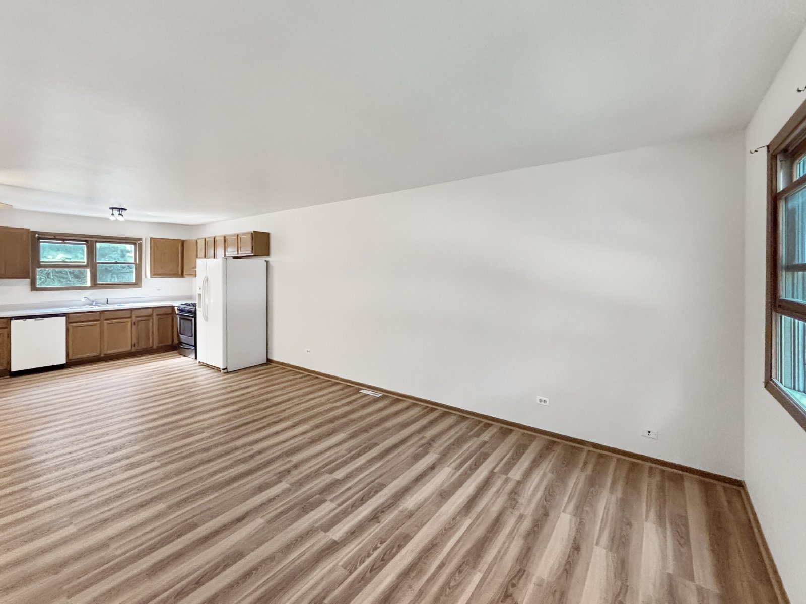 3745 Johns Manville Avenue - 1 property image