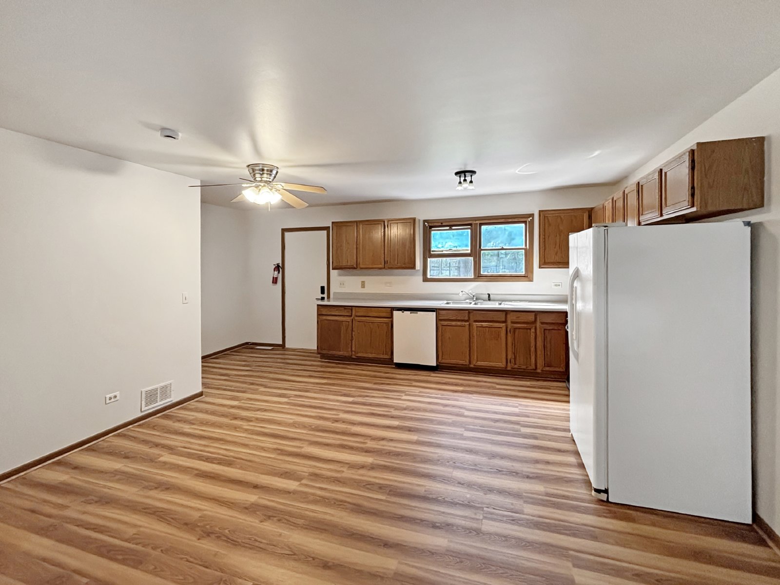 3745 Johns Manville Avenue - 1 property image