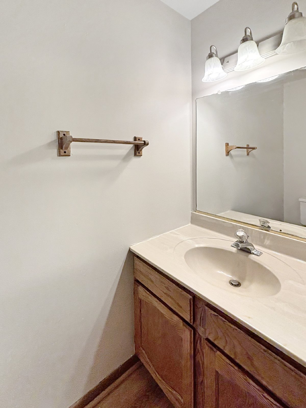 3745 Johns Manville Avenue - 1 property image