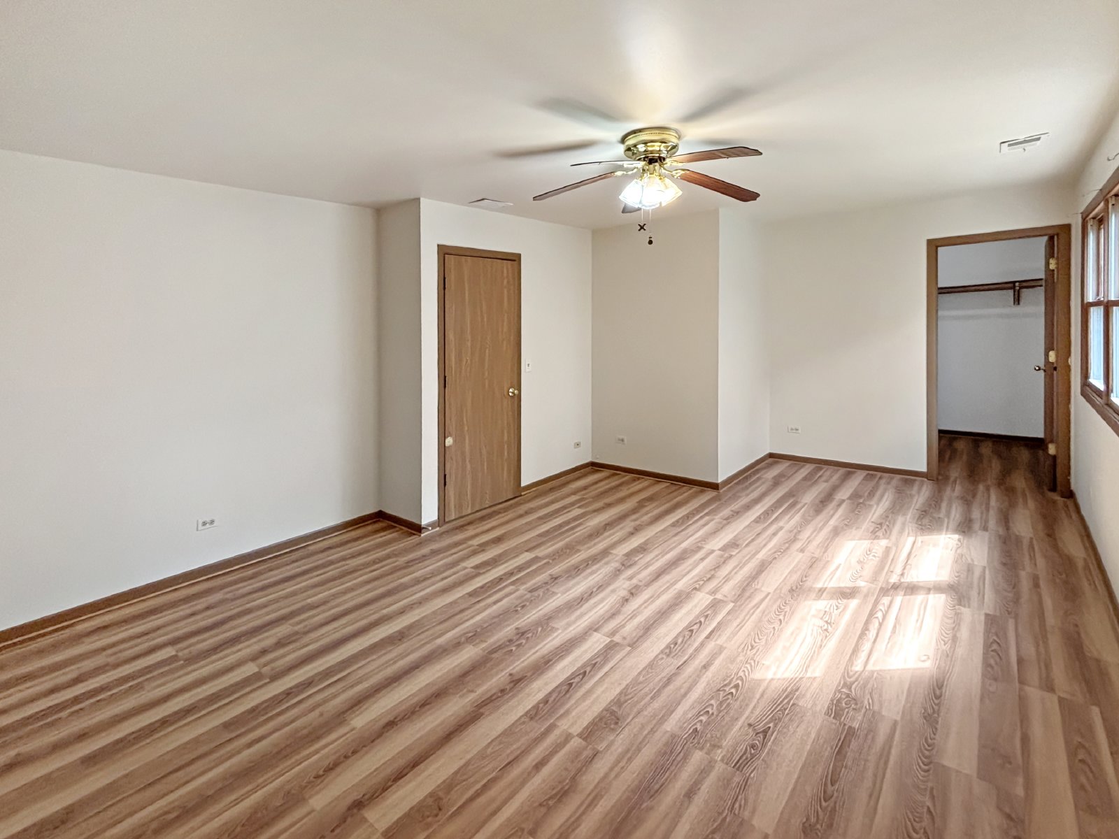 3745 Johns Manville Avenue - 1 property image